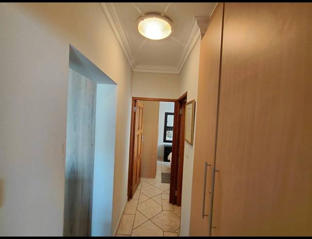 2 BEDROOM APARTMENT FOR SALE IN JEFFREYS BAY CENTRAL